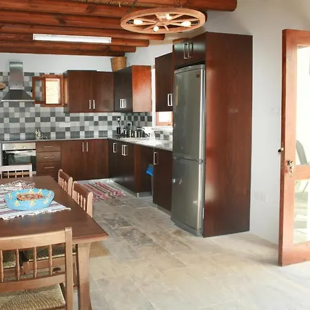 Areti Courtyard * Episkopi (Paphos)