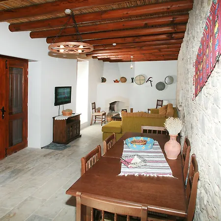 Villa Areti Courtyard *